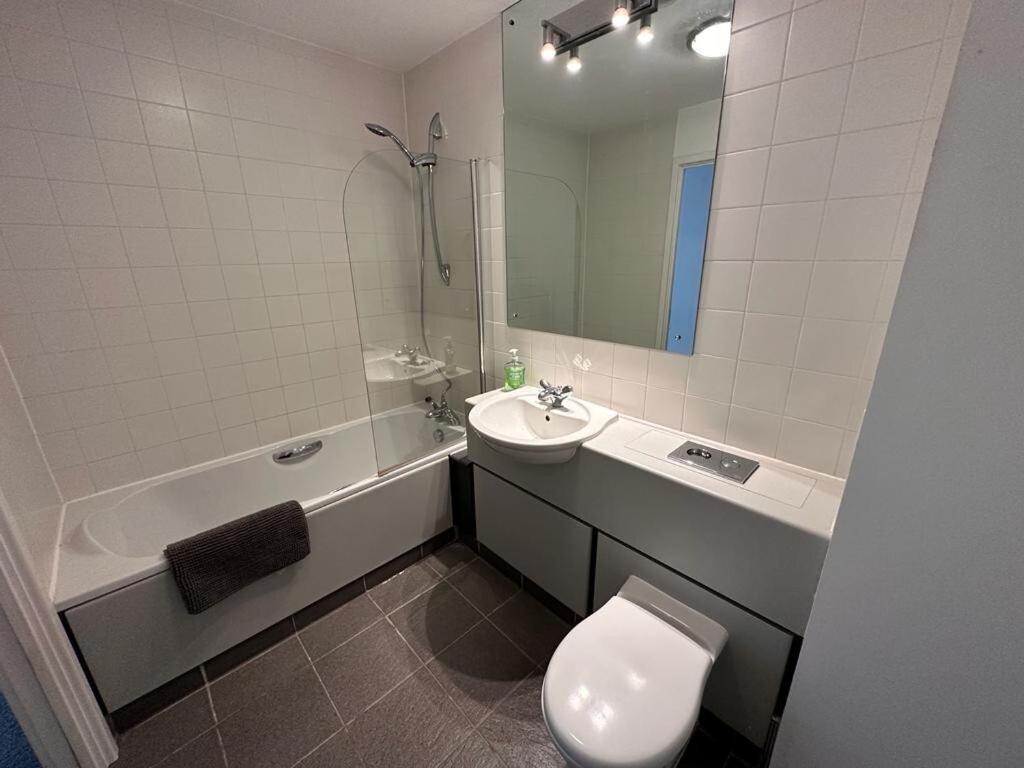 Recently Refurbished Apt Central Mk Free Parking Milton Keynes Exterior photo